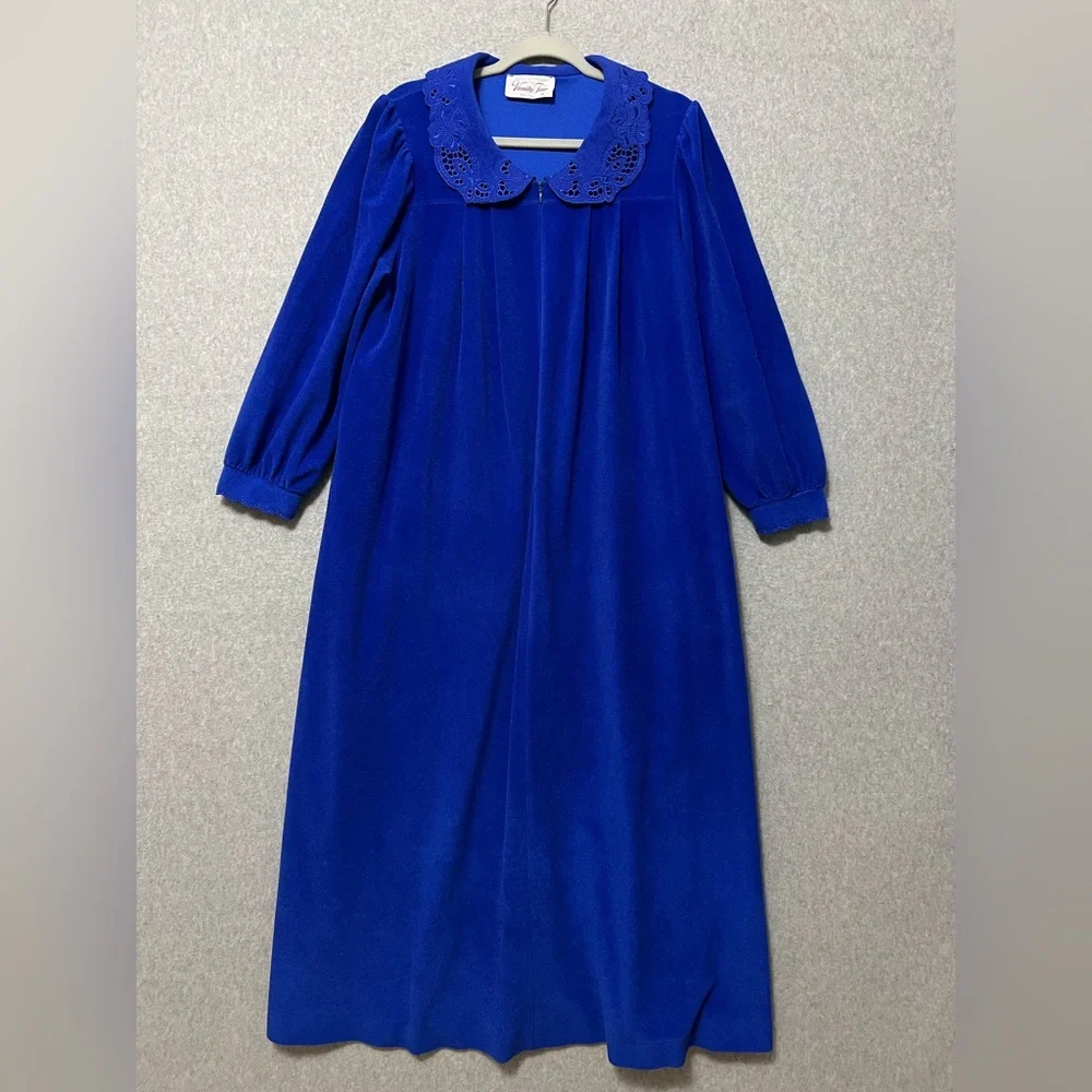 Vanity Fair Vintage Royal Blue Velour Robe House Dress Size Medium 1/2 Zip